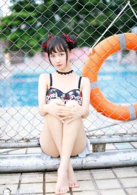 丰满少妇与大狼拘