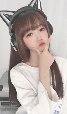 女大学生的沙龙室观看